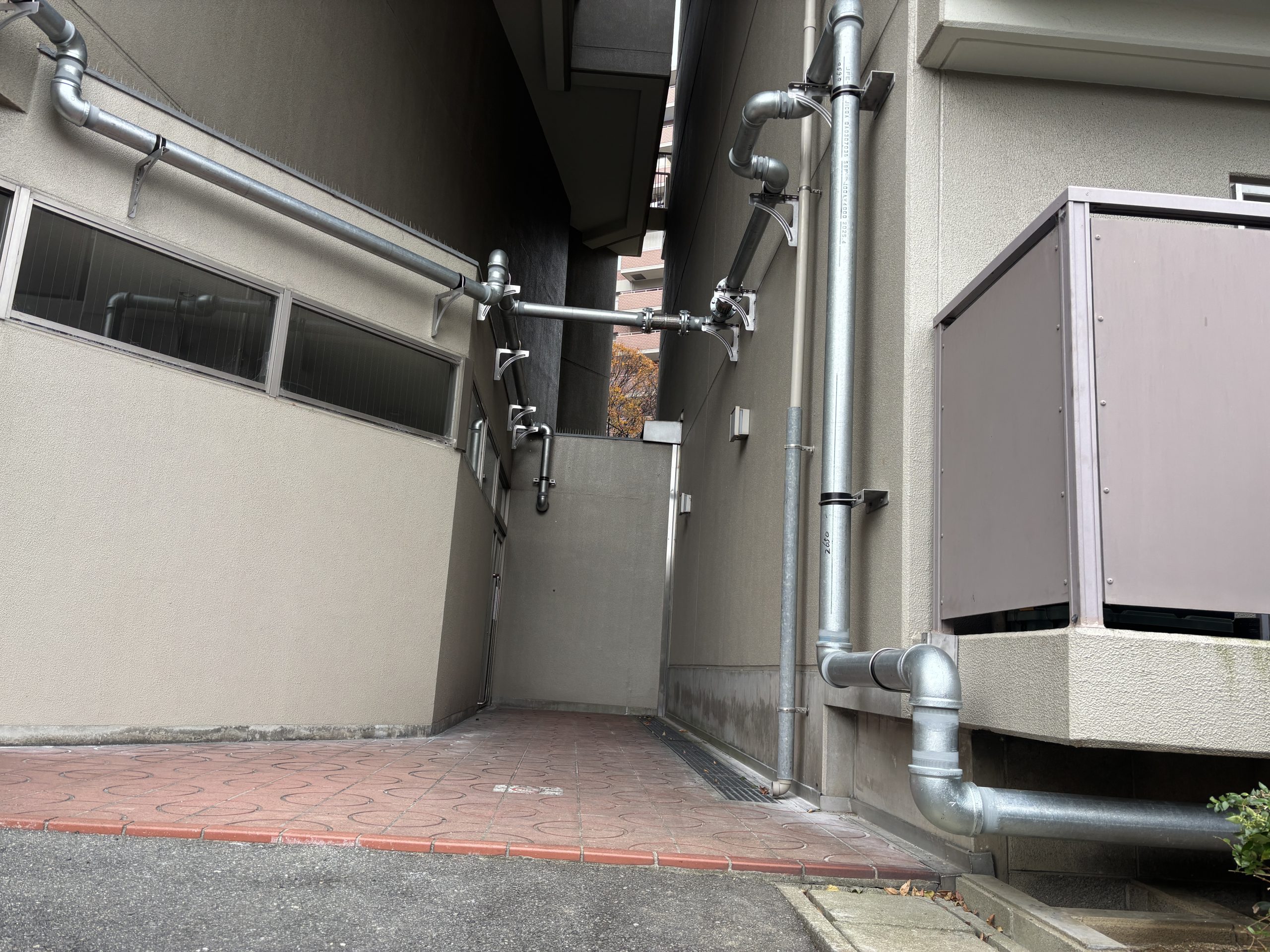 連結送水管の配管施工状況